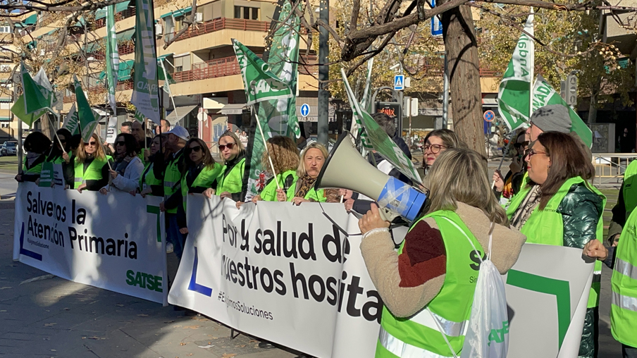 Concentración de SATSE en la Delegación Territorial de Salud en Granada